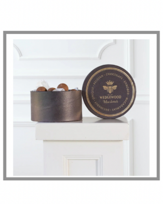 Picture of Milk & White Belgian Chocolate Mochaccino Macalettes Hat Box