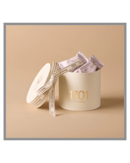 Picture of Honey Nougat Filled Mini Hat Box 180g Macadamia Vanilla Cream